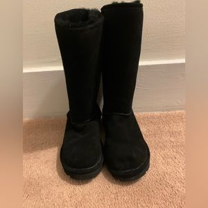 Brand new Bearpaw Elle boots. Water resistant black size 7